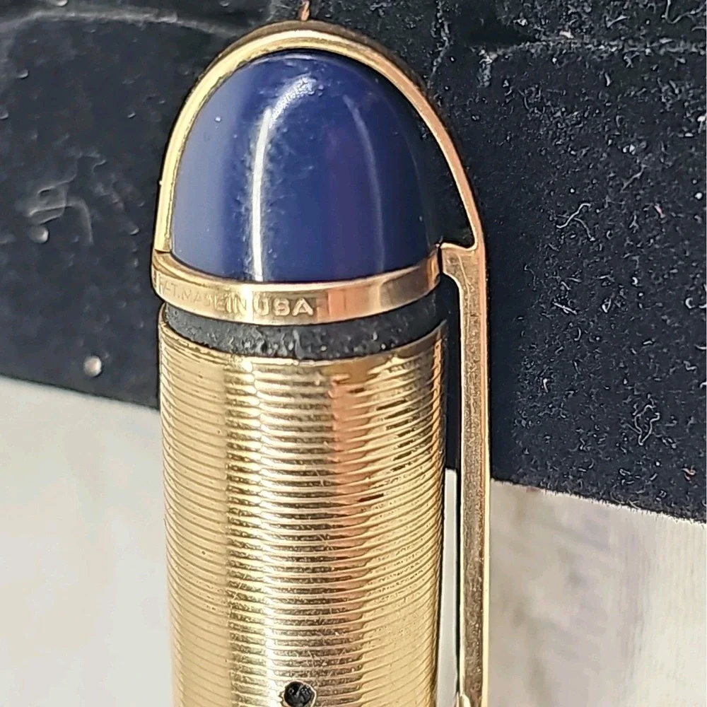 Vintage Eversharp Skyline‎ BlackFountain Pen 14K Gold Nib Gold Trim 40's